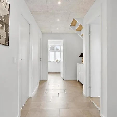 4 Bedroom Cozy In Holiday home *