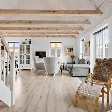 4 Bedroom Cozy In *