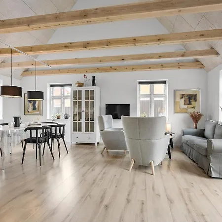 Holiday home 4 Bedroom Cozy In