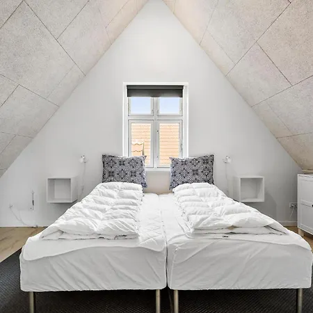 4 Bedroom Cozy In