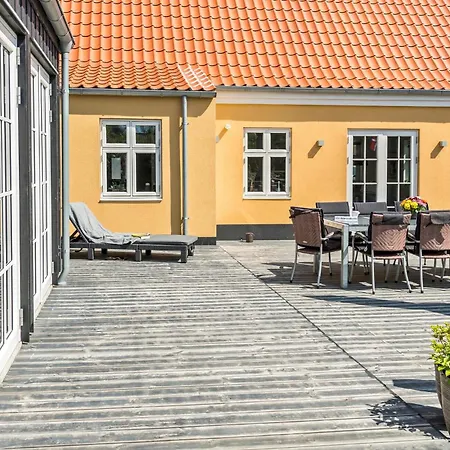 4 Bedroom Cozy In *