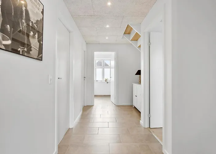 4 Bedroom Cozy In Σπίτι διακοπών *