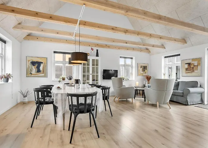 4 Bedroom Cozy In Σπίτι διακοπών Σκάγκεν